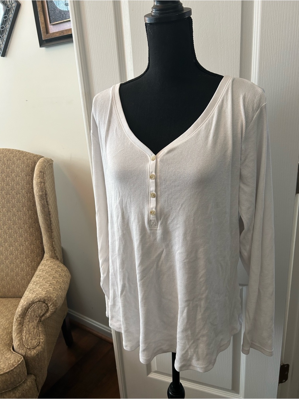 Sonoma White Long Sleeve V-Neck Henley Top